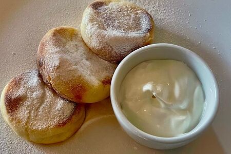 Сырники со сметаной