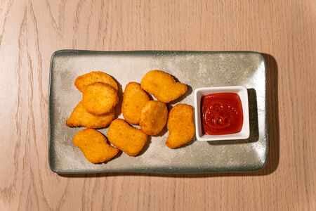 Наггетсы куриные с кетчупом