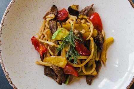 Жареный лагман с говядиной 