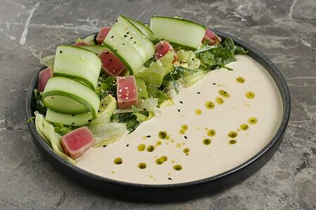 Салат с тунцом