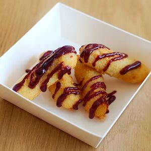 Сырные Палочки с Малиновым Соусом
