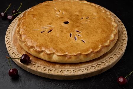 Осетинский пирог с вишней