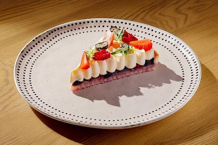 Тарт маскарпоне с сезонными ягодами