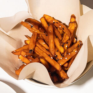 Батат фри в кунжутно-соевой глазури 