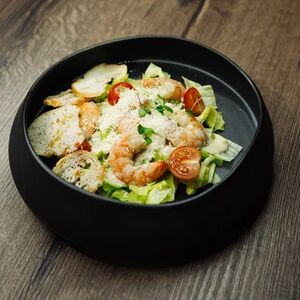 Цезарь с креветками 