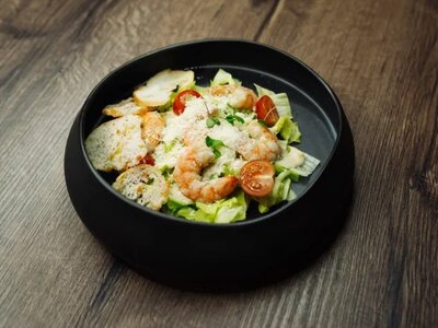 Цезарь с креветками 