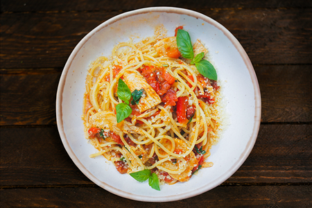 Паста Курица с вялеными томатами