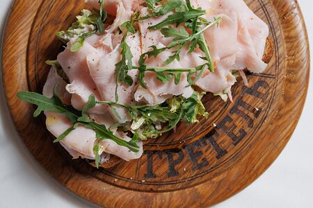 Брускетта с тамбовским окороком