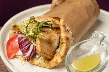 Гирос с морским окунем