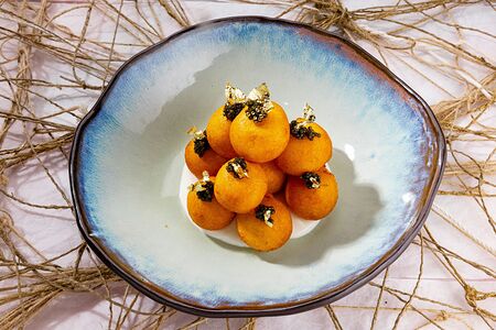 Пончики Черная икра