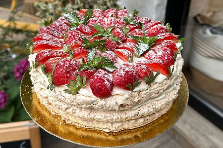 Торт Дакуаз по кусочкам