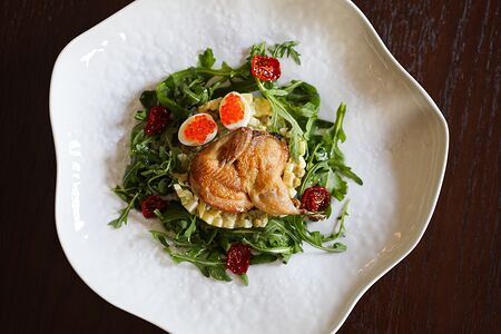 Салат Столичный с перепелкой 