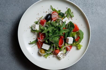 Салат овощной с брынзой