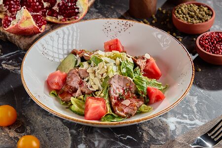 Салат с ростбифом