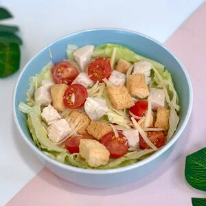 Цезарь-боул с курицей