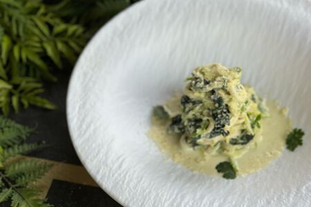 Карбонара с пастой из цукини Шпионский кальмар