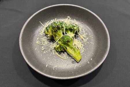 Брокколи с пармезаном