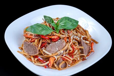 Удон с говядиной 