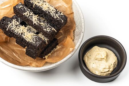 Бородинские гренки с чесночным соусом