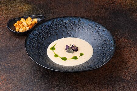 Грибной крем-суп с трюфелем 