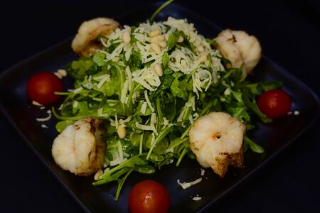 Салат с руколой