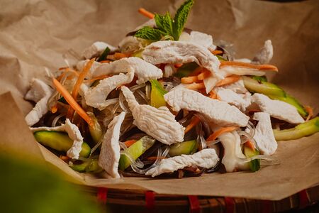 Салат Ном Га с курицей и проросшими соевыми ростками