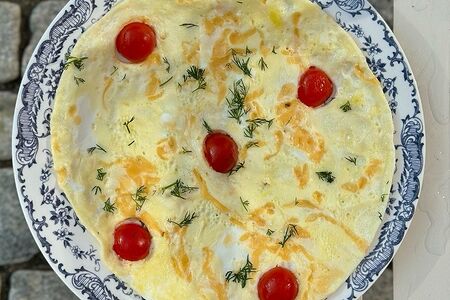 Омлет с черри и сыром