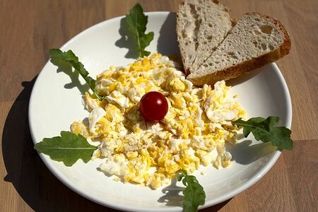 Скрэмбл из фермерских яиц