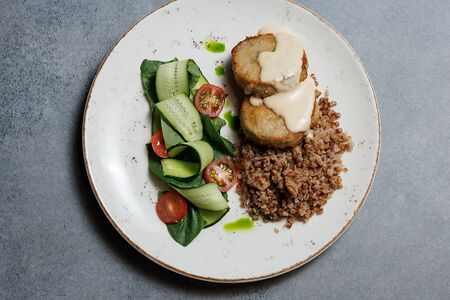 Котлеты из курицы и шпината с вешенками и гречкой