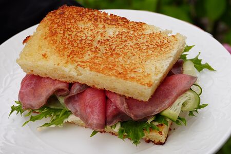 Сэндвич с ростбифом