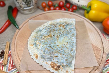 Кутаб с сыром и тархуном 