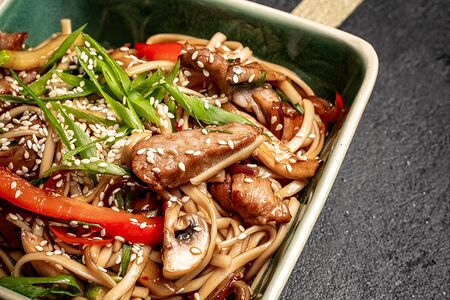 Удон из курицы