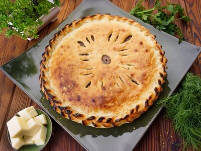 Осетинский пирог с мясом и сыром 