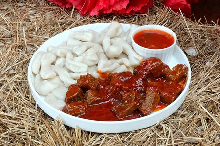 Чеченский хинкал с щечками