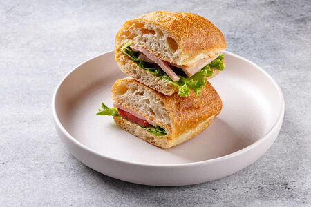 Чиабатта с копченой индейкой