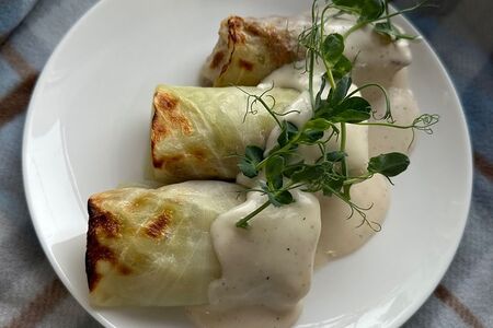 Голубцы с соусом Бешамель