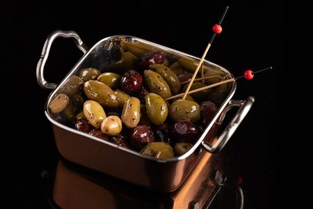 Оливки, маслины