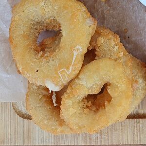 Кольца кальмара во фритюре