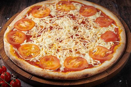 Неаполитанская D33 Пицца на тонком тесте