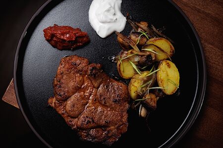 Стейк из свиной шеи 