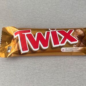 Шоколадный батончик Twix