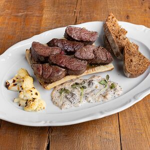 Кобб стейк на мозговой косточке