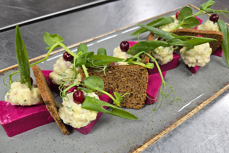 Форшмак со свекольным муссом