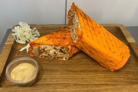 Шаурма в сырном лаваше