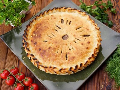 Осетинские пироги с мясом и помидорами