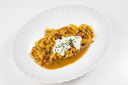 Тальятелле с лисичками и страчателлой 