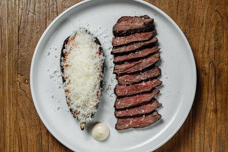 Тальятта с баклажаном капоната