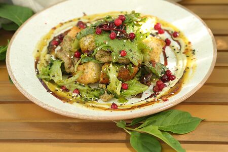 Салат с маринованной утиной грудкой