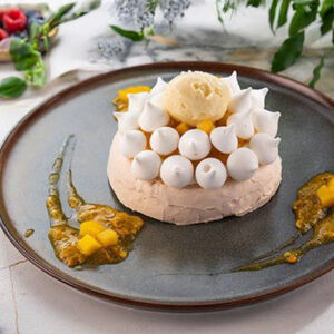 Анна Павлова с манго и маракуйей 