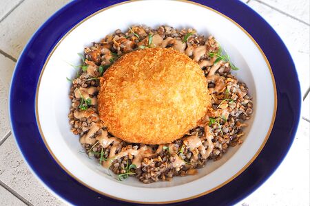 Пожарская котлета с грибной гречкой